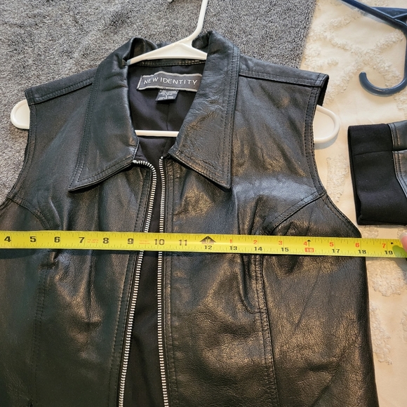 Leather Vest by New Identity in Large - Picture 11 of 12